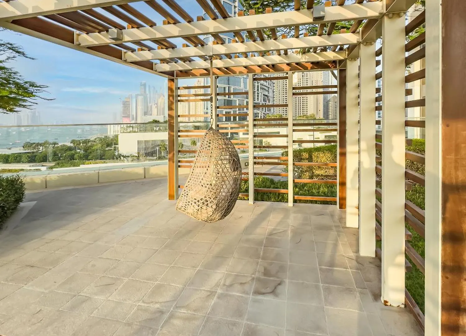 Brand New! Dubai Eye & Jbr Beach Panorama!